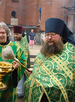 Игумен Сергий Рыбко (во время Крестного Хода в Храме во имя Собора Московских Святителей в Бибиреве)