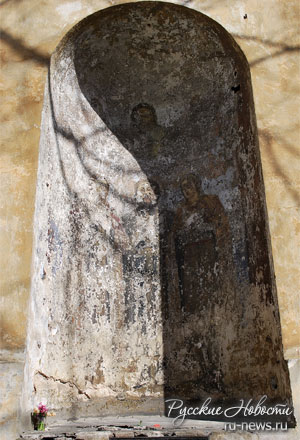 Фреска с изображением Виленских мучеников, на  Троицком храме, который принадлежит сейчас униатам