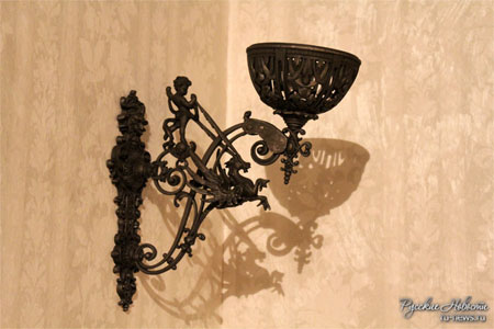 Светильники в которые ставилась лампа, ими пользовались когда еще не было электричества