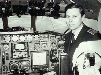 Евгений Тарасов в Школе Высшей лётной подготовки летчиков гражданской авиации и стран СЭВ в городе Ульяновске, 1990 г