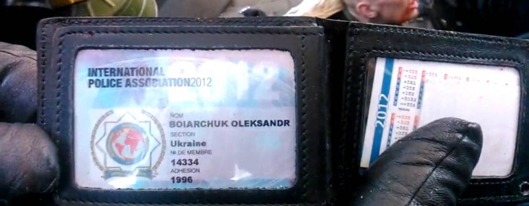 Беркут взял в плен на майдане наемника США