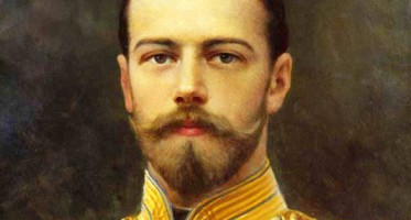 Во Владивостоке мерзавцы облили памятник Николаю II краской Во Владивостоке мерзавцы облили памятник Николаю II краской