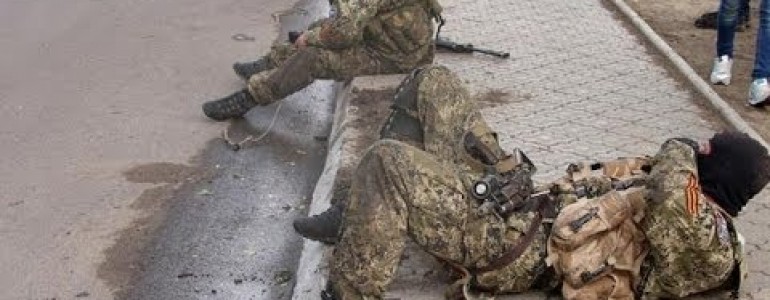 К востоку от Славянска идут бои. Ополченцы сбили вертолет Ми-24 и повредили Ми-8
