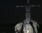 Бойцы украинского полка «Азов» заживо сожгли на кресте ополченца Новороссии (слабонервным видео не смотреть +18)