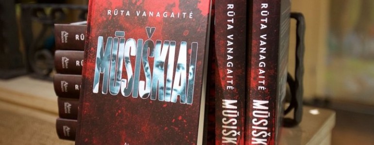 Книга Руты Ванагайте «Musiškiai» («Наши»). Фото Lzb.lt.
