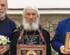 В дар схиигумену Сергию (Романову) передана Икона Святого Царя Николая, побывавшая в Космосе