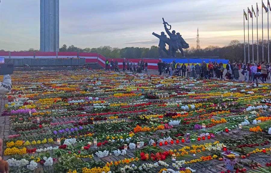 Латвийский парламент разрешил снос памятника Освободителям Риги