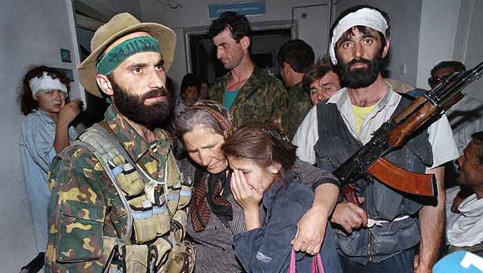 басаев и чеченские террористы