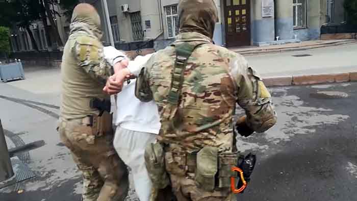 В ДНР задержали диверсанта, который должен был совершить теракт на территории республики в момент проведения референдума
