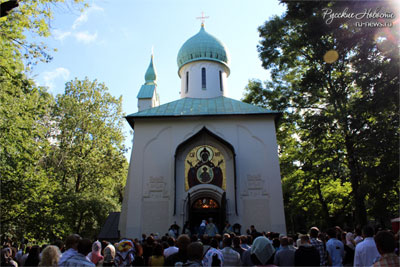 Храм Успения Пресвятой Богородицы на Ольшанском кладбище в Праге 