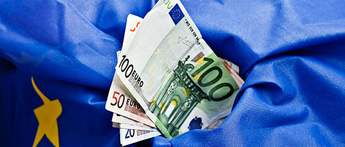 Евросоюз должен договориться об минимальных налоговых ставках, считает президент Земан