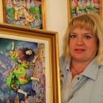 Елена Аллахвердова со своей картиной-инсталляцией