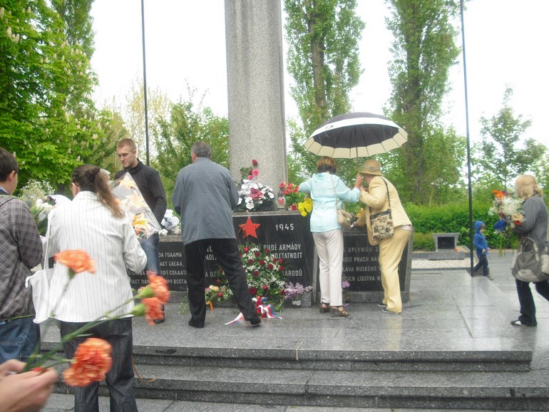 В чешском городе Теплице почтили память погибших советских воинов