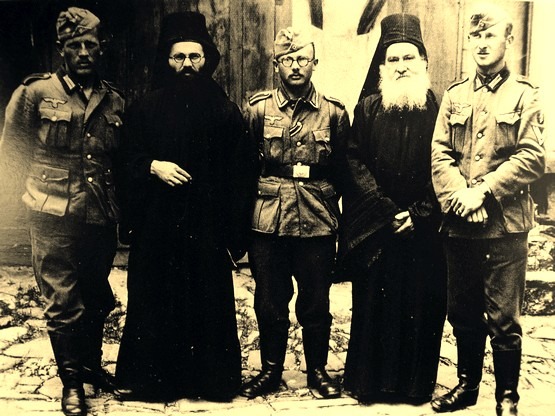 Карелия 1941г., афонские монахи с солдатами вермахта