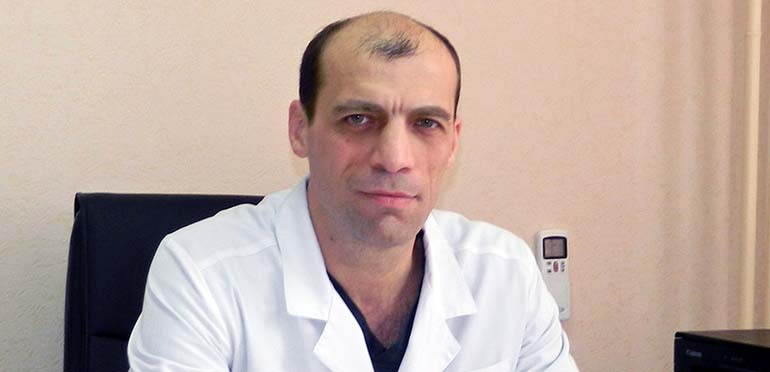 Врач-онколог, торакальный хирург высшей квалификационной категории Марат Газиев